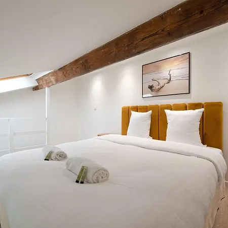 Loft In Apartment *